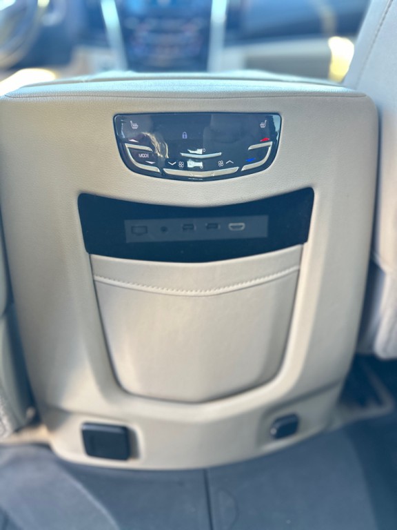 2019 Cadillac Escalade Image 24