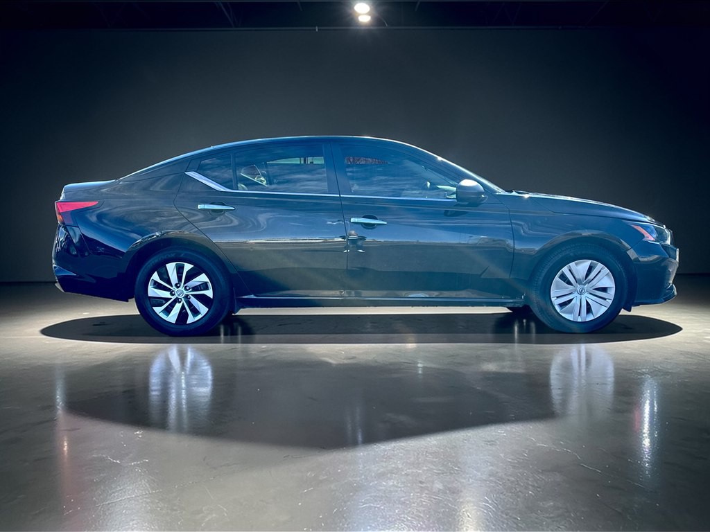 2024 Nissan Altima Image 8