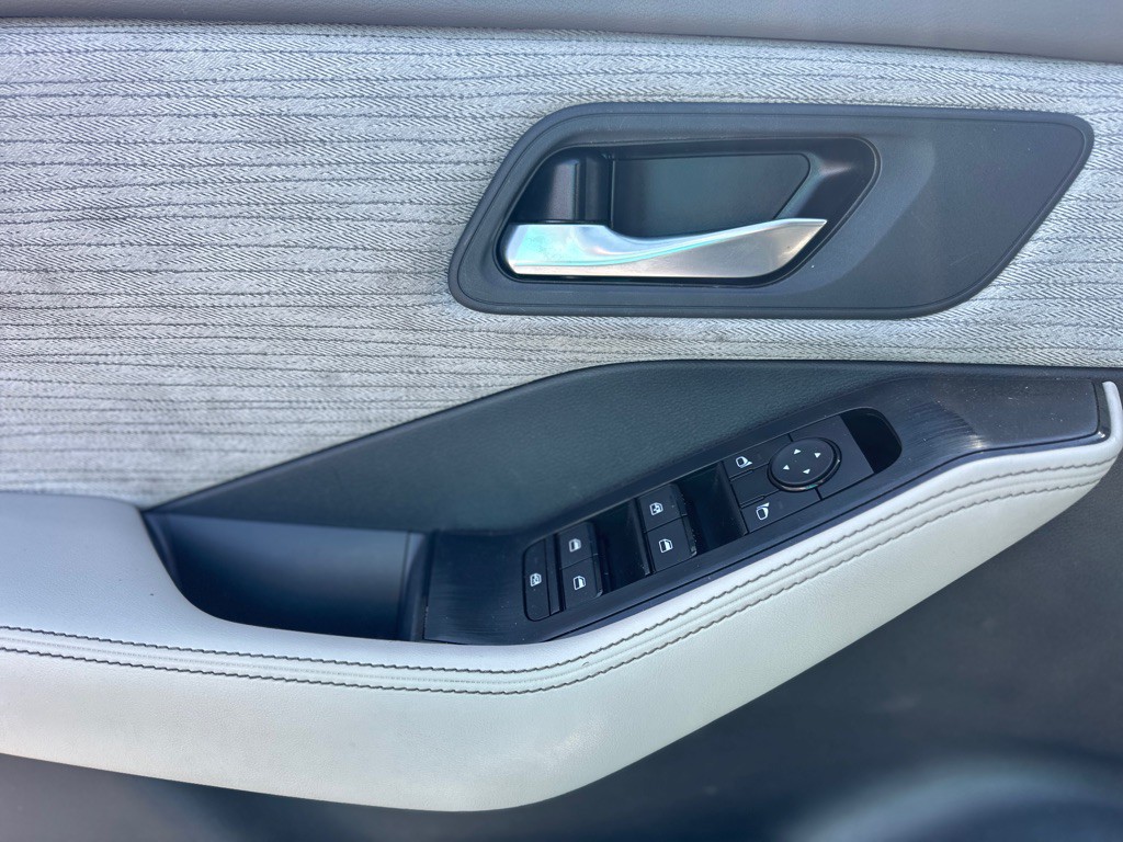 2023 Nissan Rogue Image 13