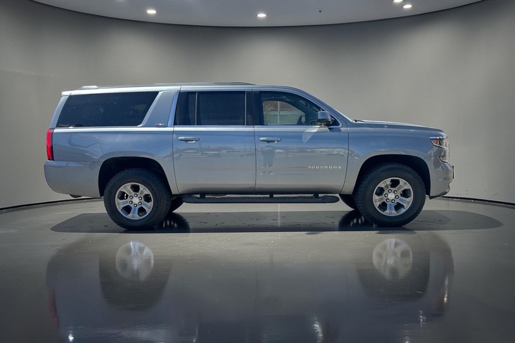 2020 Chevrolet Suburban Image 10