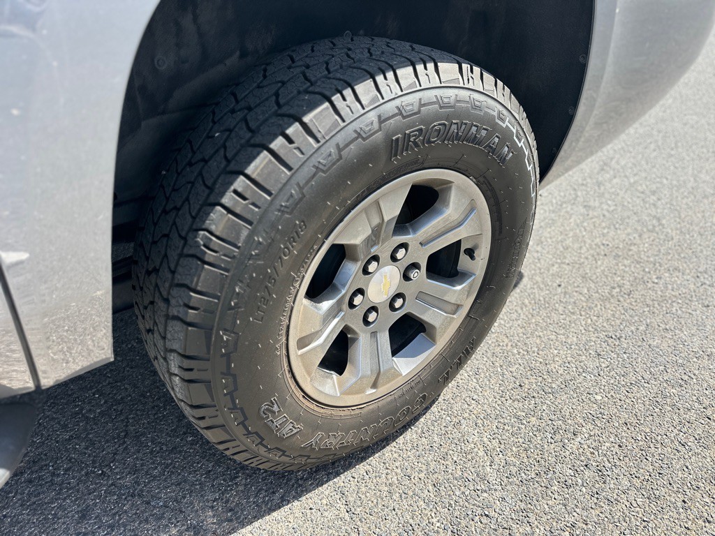 2020 Chevrolet Suburban Image 14