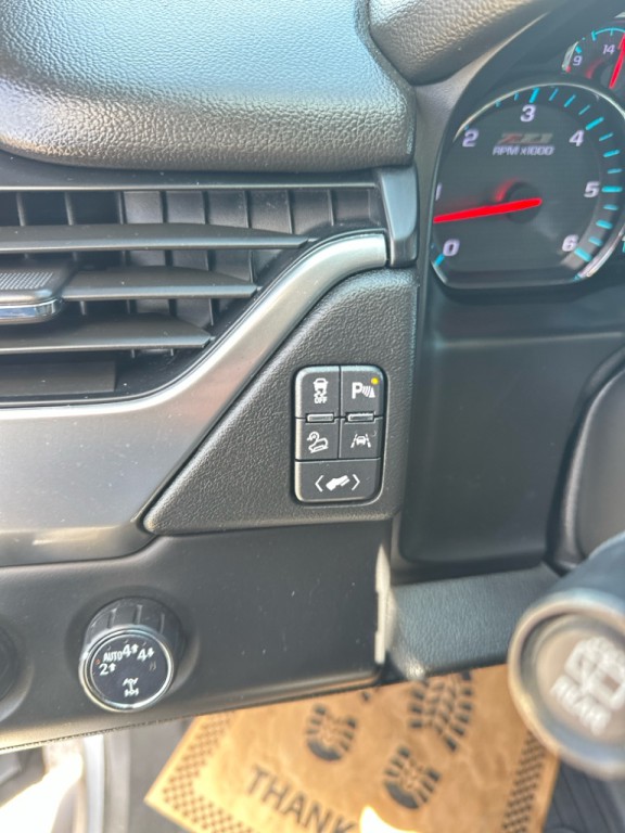 2020 Chevrolet Suburban Image 21