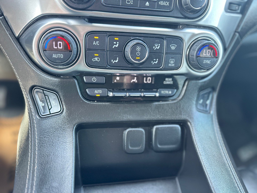 2020 Chevrolet Suburban Image 27