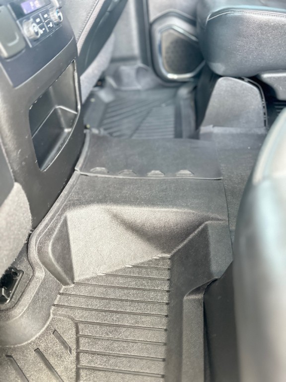 2020 Chevrolet Suburban Image 32