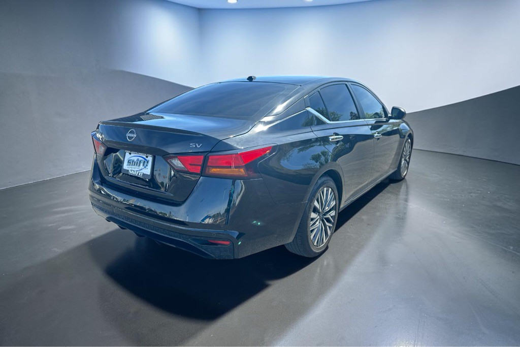 2024 Nissan Altima Image 9