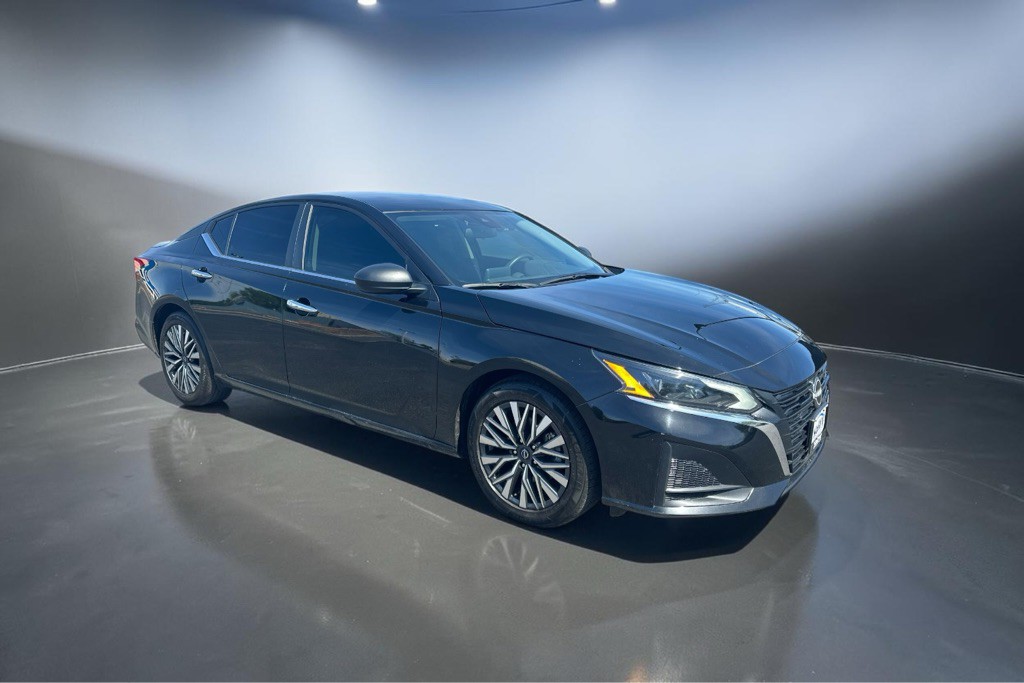 2024 Nissan Altima Image 12