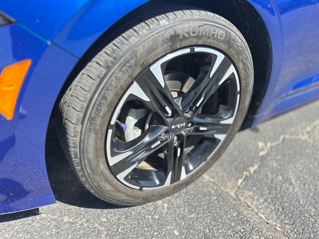 2023 Kia K5 Image 13