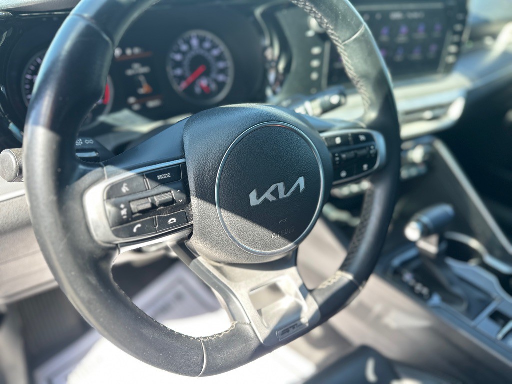 2023 Kia K5 Image 17