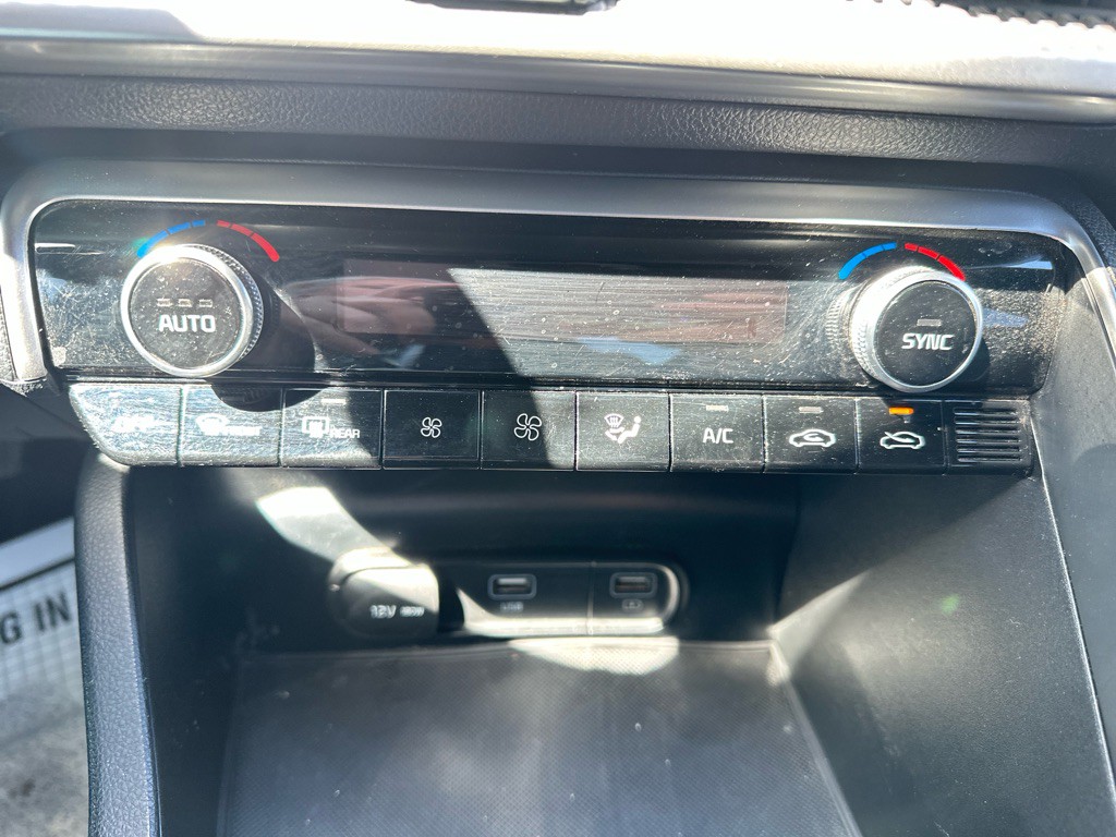 2023 Kia K5 Image 22