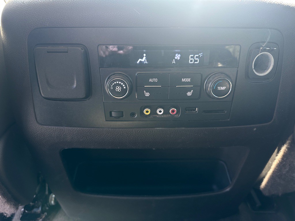 2015 GMC Yukon Image 34