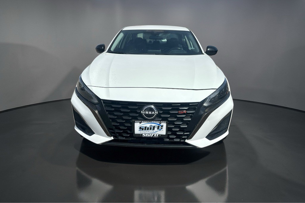 2023 Nissan Altima Image 2