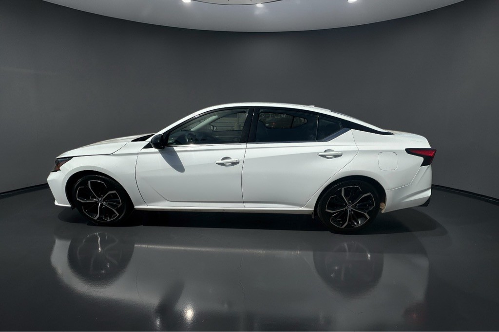 2023 Nissan Altima Image 5
