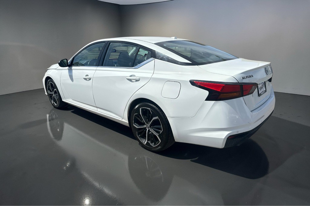 2023 Nissan Altima Image 6