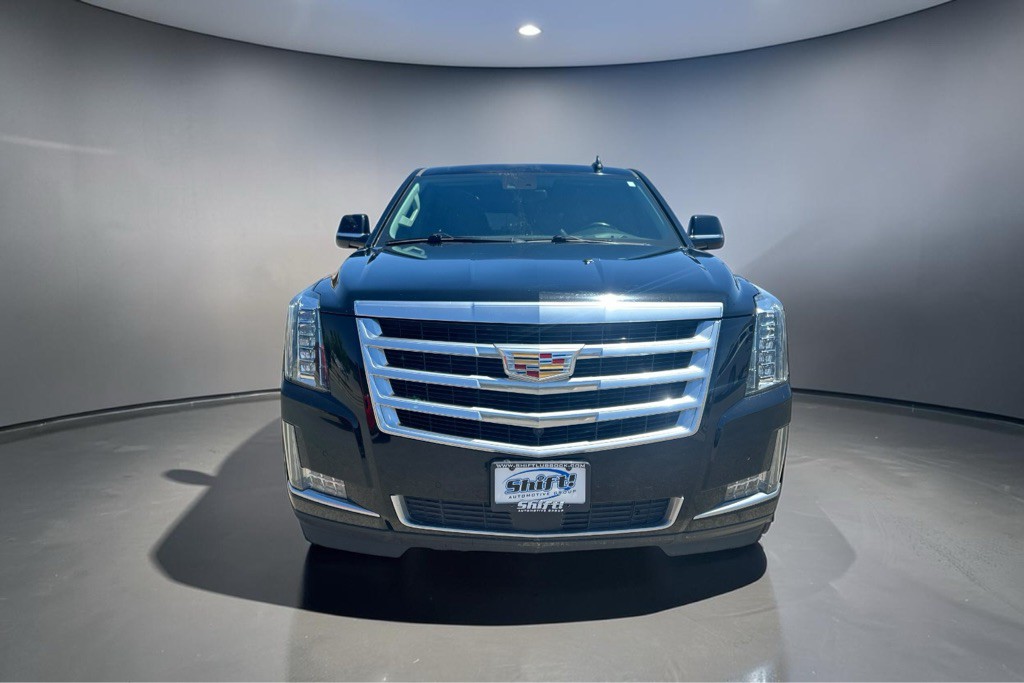 2020 Cadillac Escalade Image 2