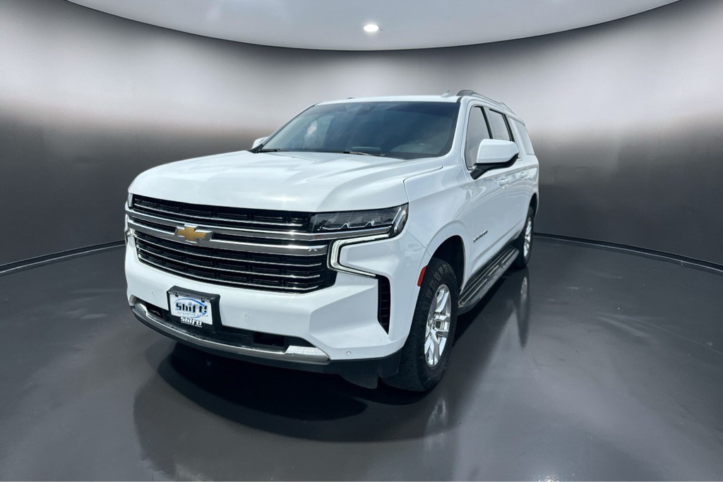 2022 Chevrolet Suburban Image 3