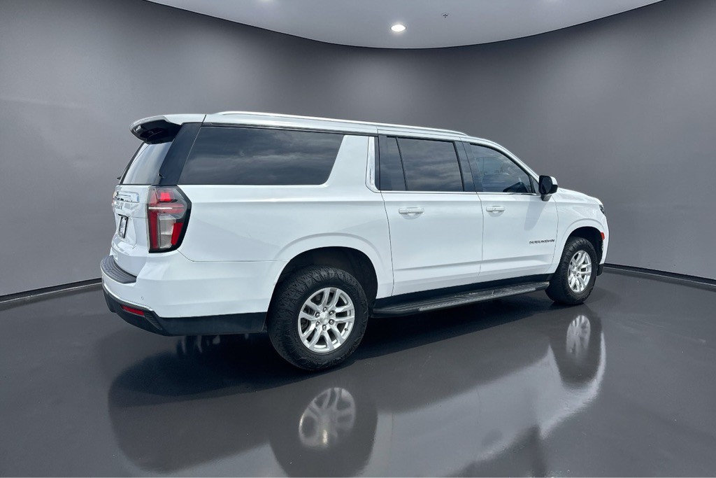 2022 Chevrolet Suburban Image 10
