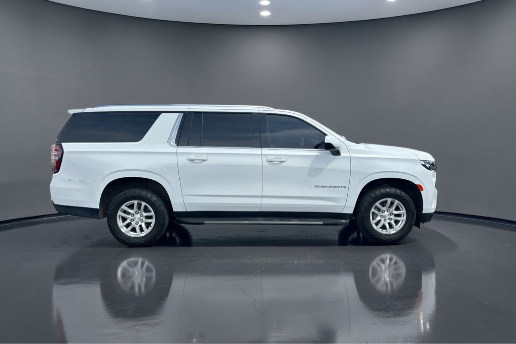 2022 Chevrolet Suburban Image 11