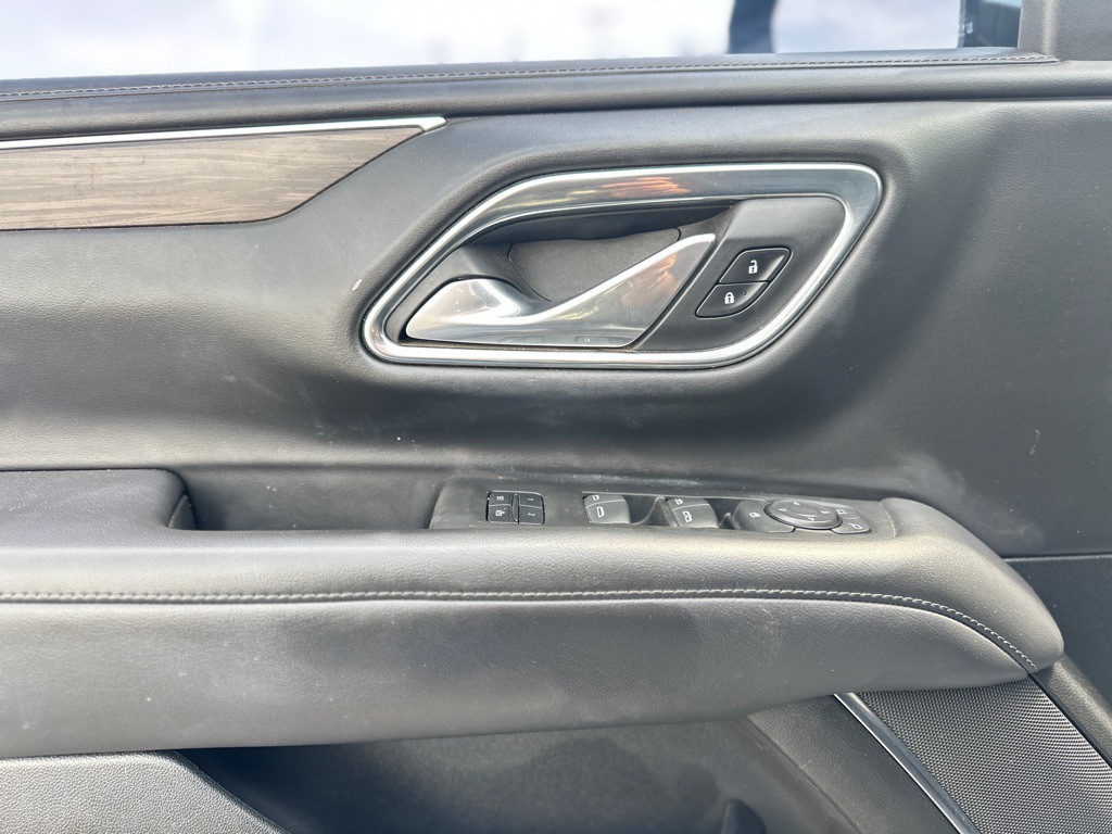 2022 Chevrolet Suburban Image 16