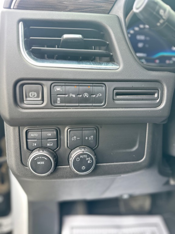 2022 Chevrolet Suburban Image 18