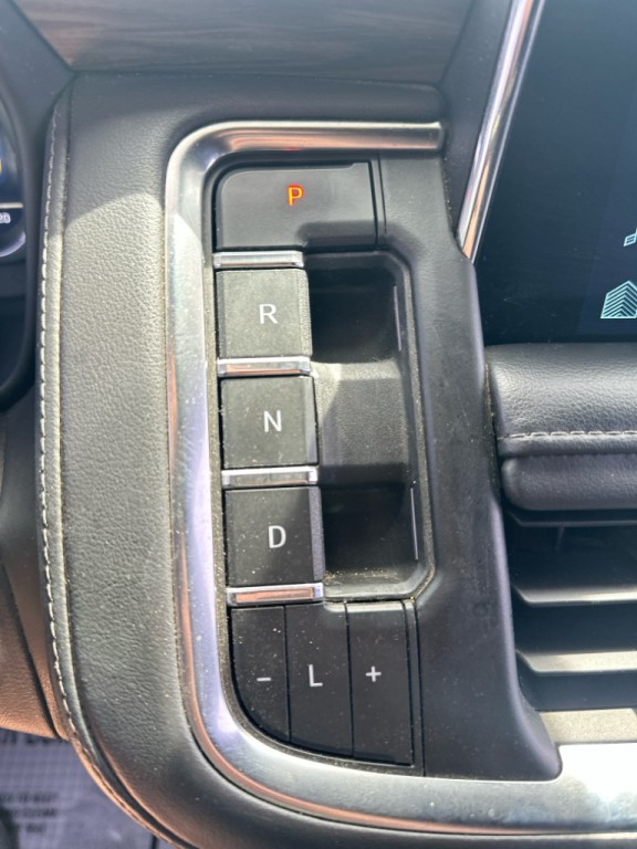 2022 Chevrolet Suburban Image 24