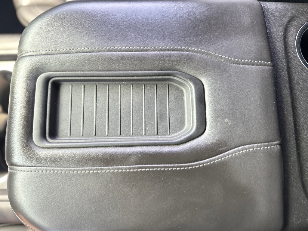 2022 Chevrolet Suburban Image 27