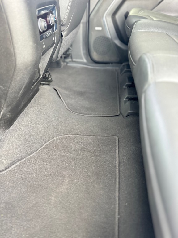 2022 Chevrolet Suburban Image 31