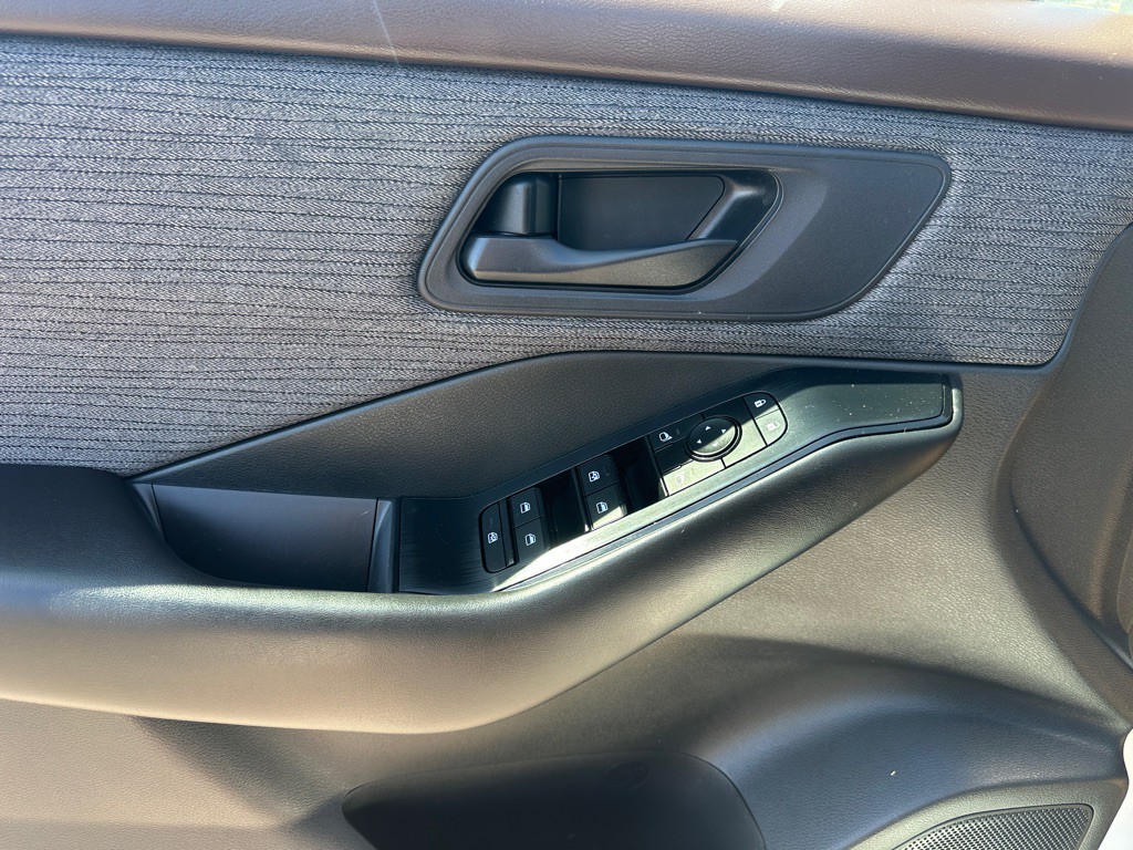 2023 Nissan Rogue Image 15