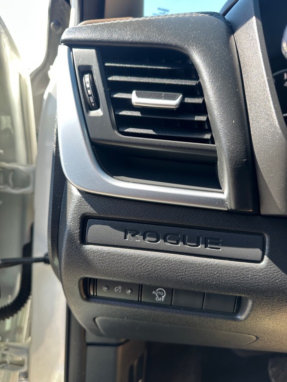 2023 Nissan Rogue Image 17