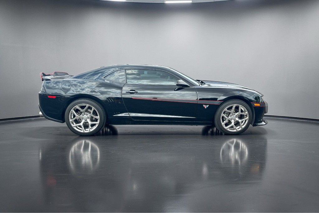 2015 Chevrolet Camaro Image 11