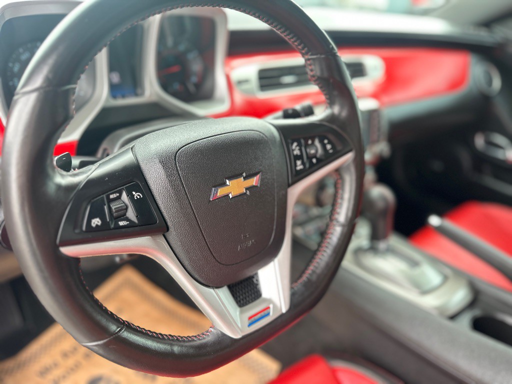 2015 Chevrolet Camaro Image 19