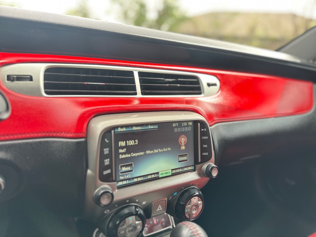 2015 Chevrolet Camaro Image 21