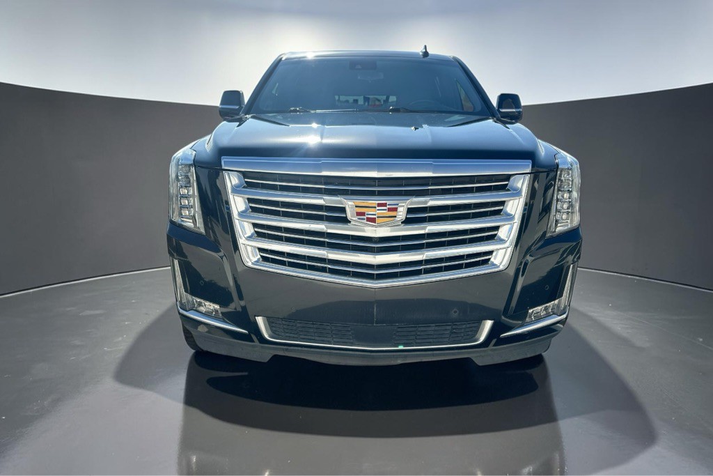 2018 Cadillac Escalade Image 2