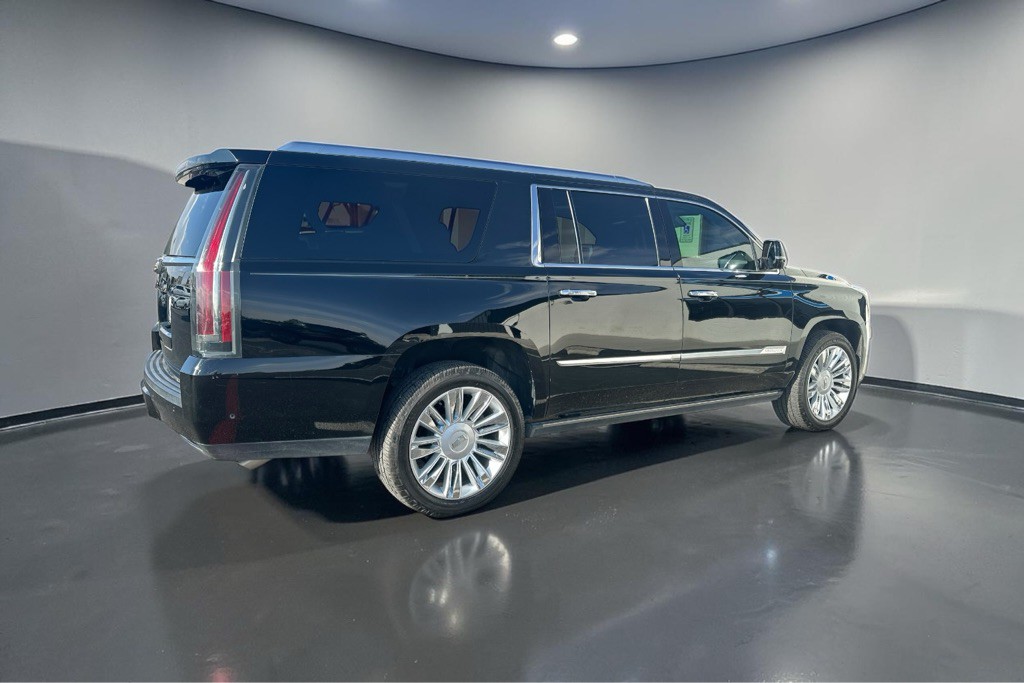 2018 Cadillac Escalade Image 10