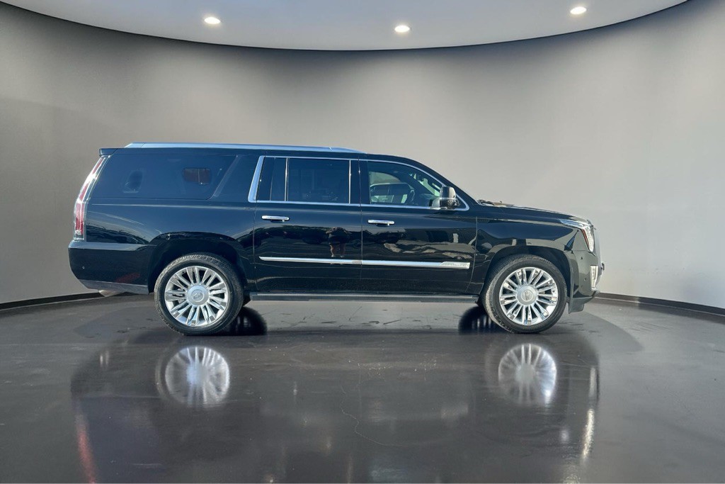 2018 Cadillac Escalade Image 11