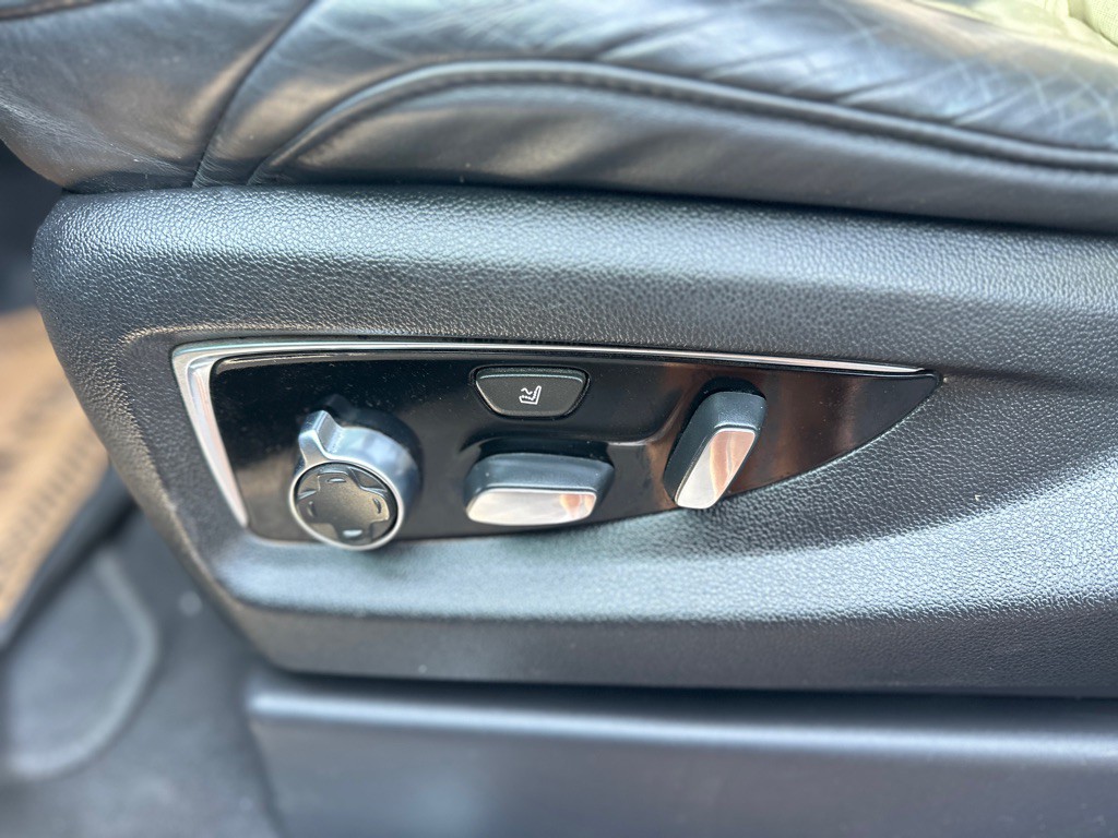 2018 Cadillac Escalade Image 17