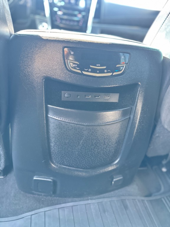 2018 Cadillac Escalade Image 30
