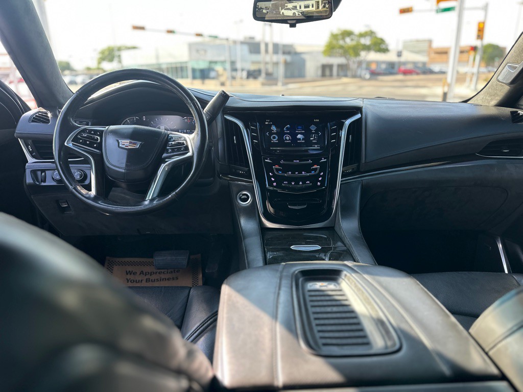 2018 Cadillac Escalade Image 31