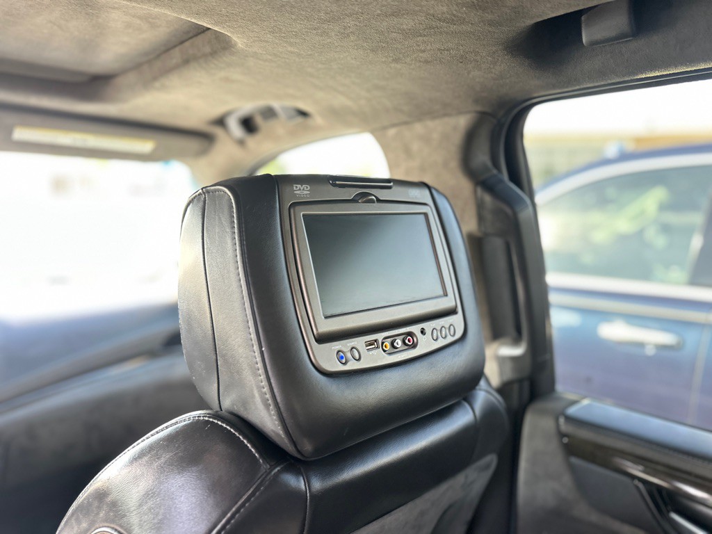 2018 Cadillac Escalade Image 33