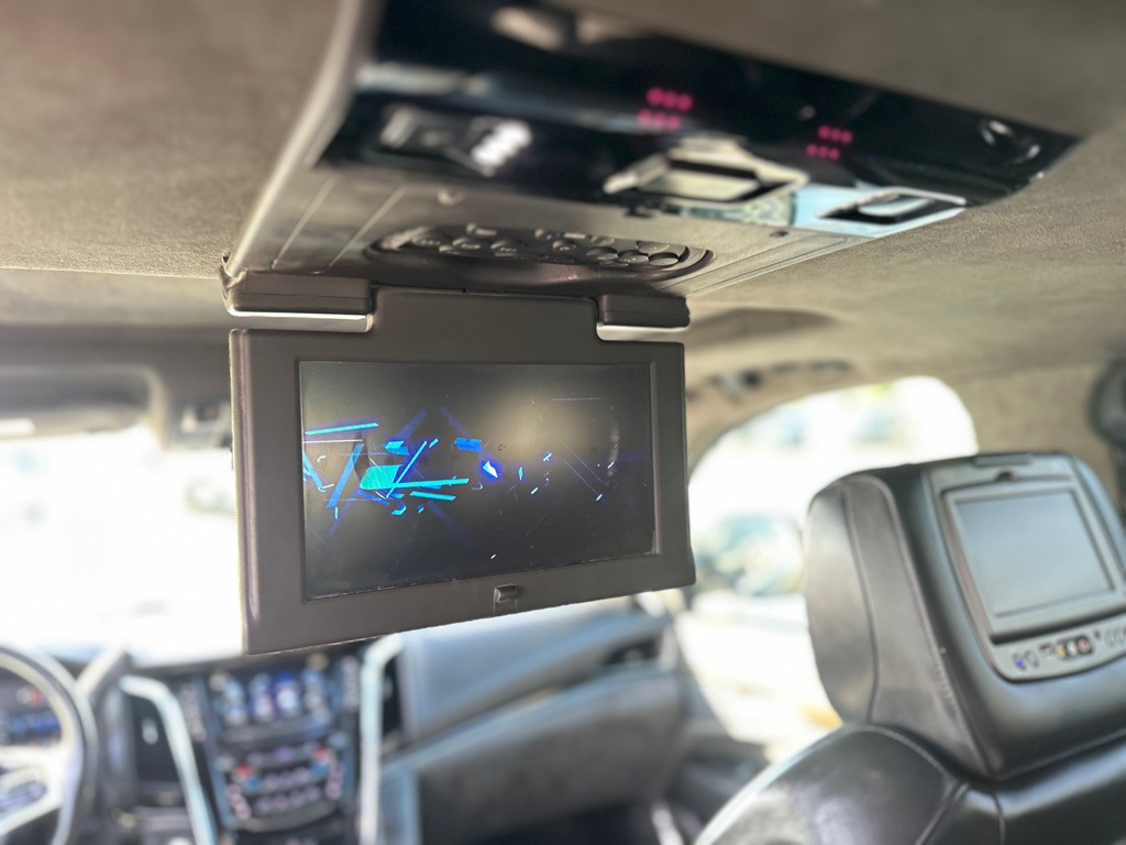 2018 Cadillac Escalade Image 34