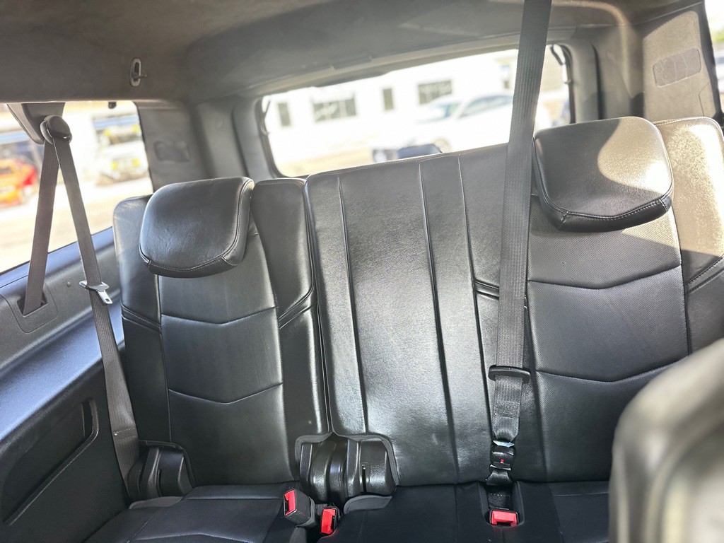 2018 Cadillac Escalade Image 35