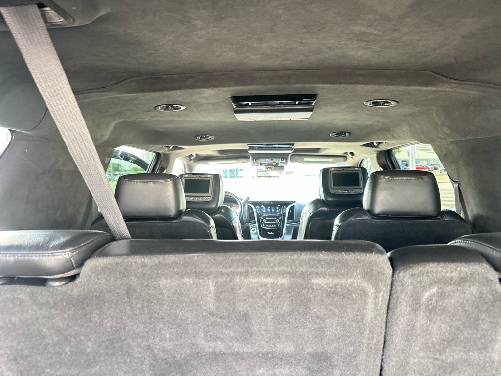 2018 Cadillac Escalade Image 37