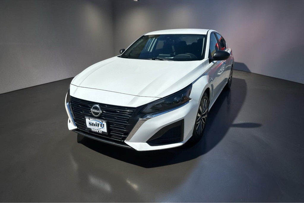 2025 Nissan Altima Image 3
