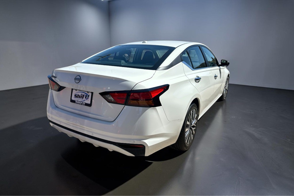 2025 Nissan Altima Image 9