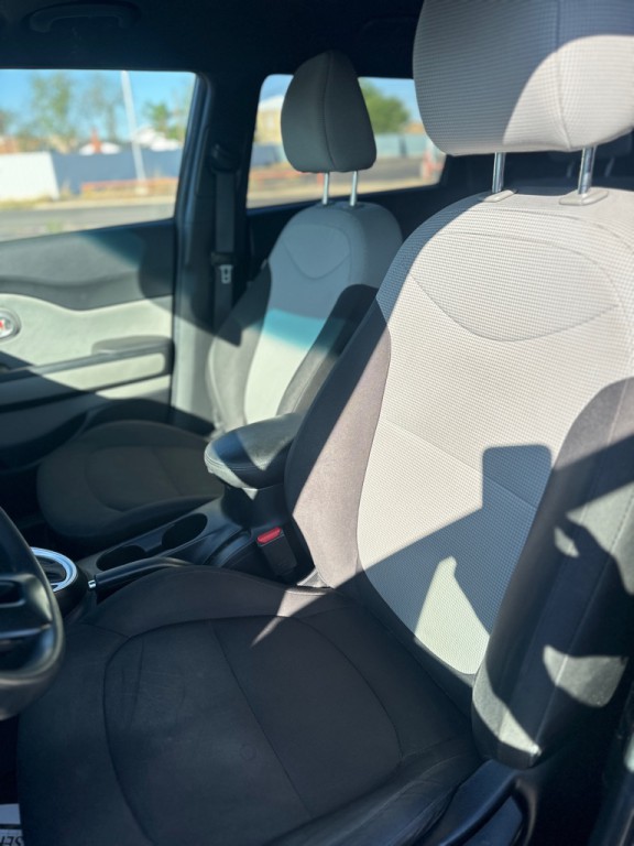 2016 Kia Soul Image 17