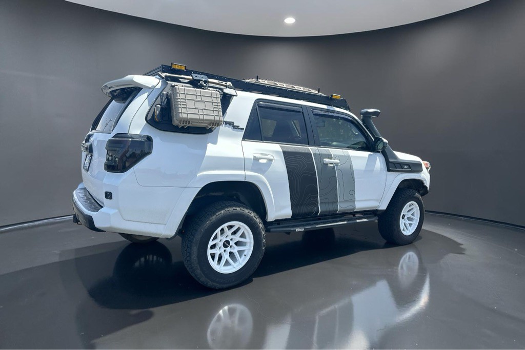 2017 Toyota 4Runner Image 10