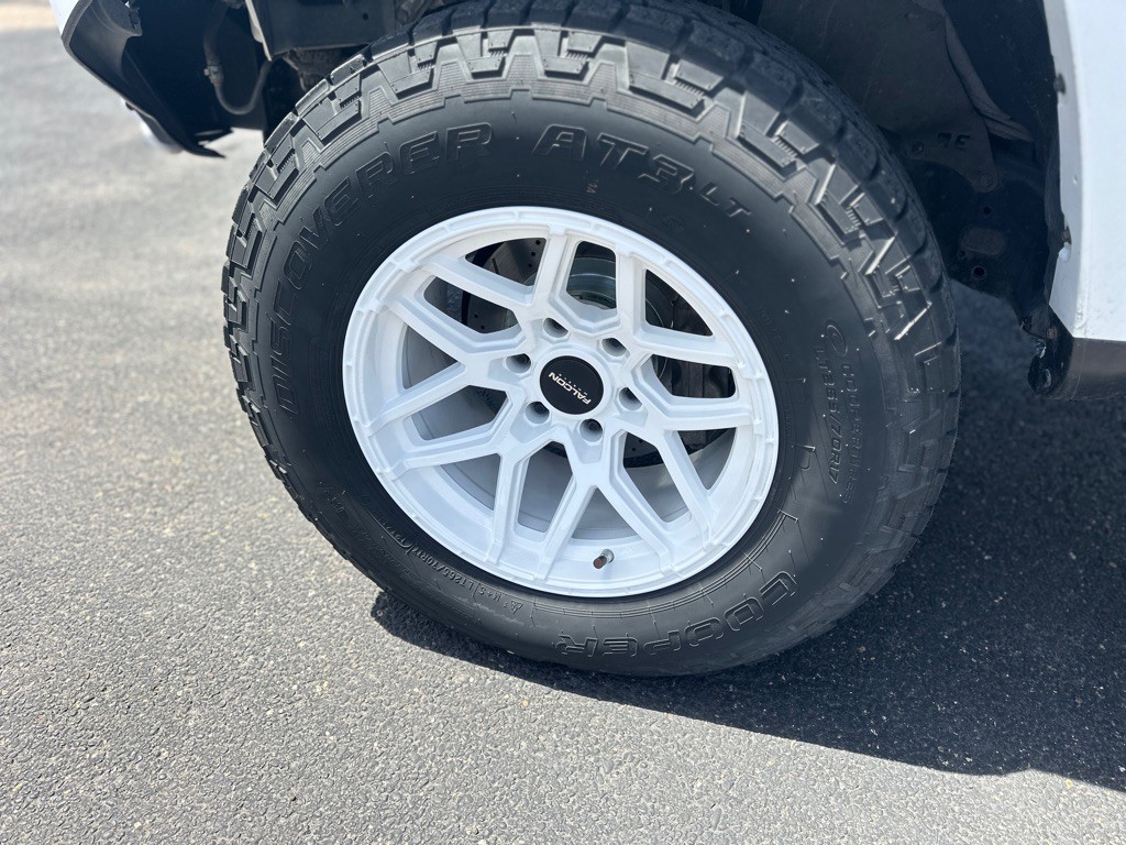 2017 Toyota 4Runner Image 19