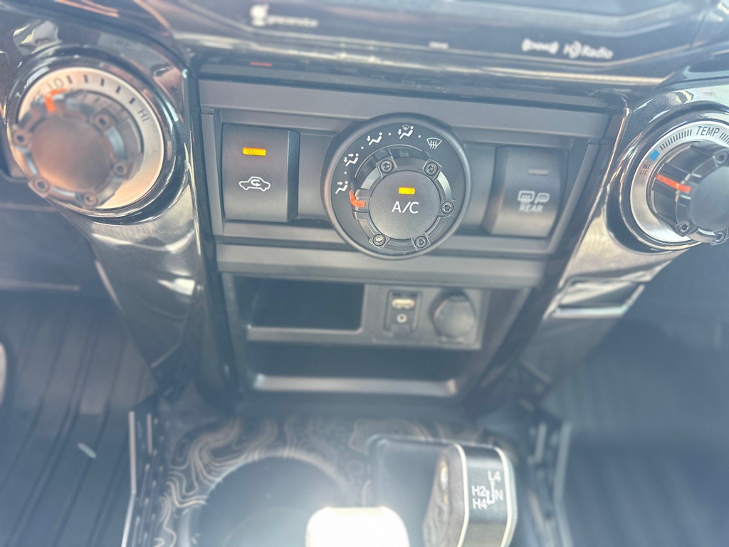 2017 Toyota 4Runner Image 35