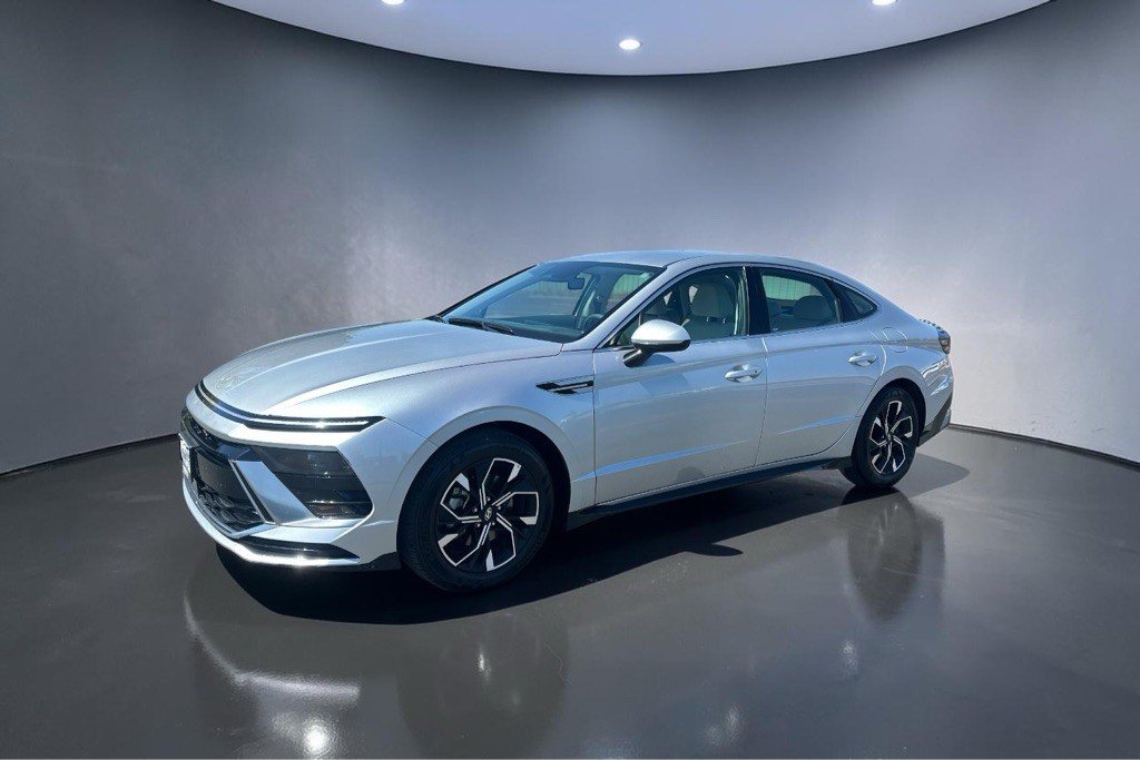 2025 Hyundai Sonata Image 4