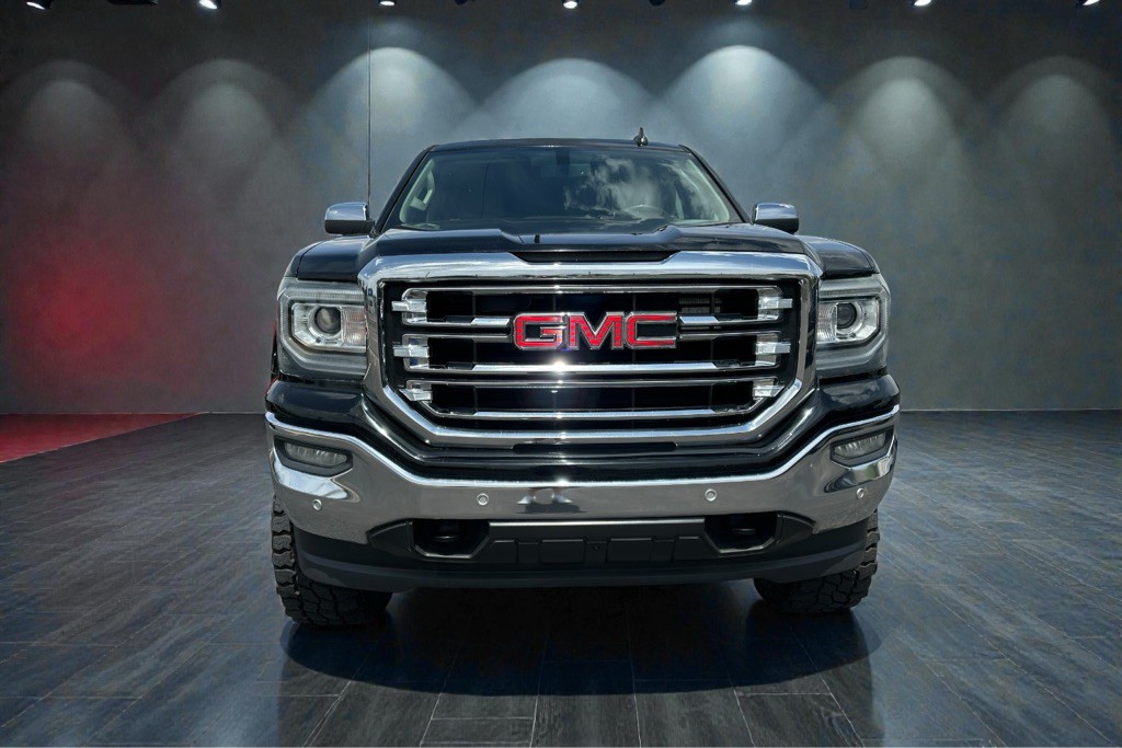 2018 GMC Sierra Image 2