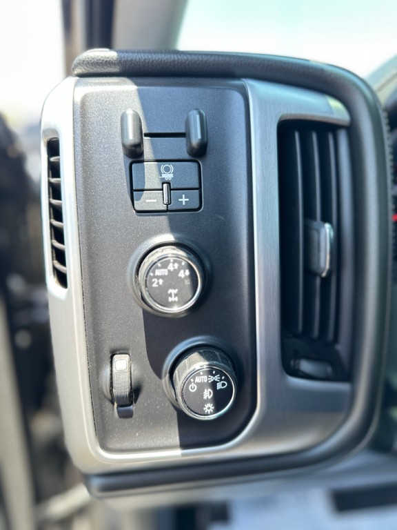 2016 GMC Sierra Image 17